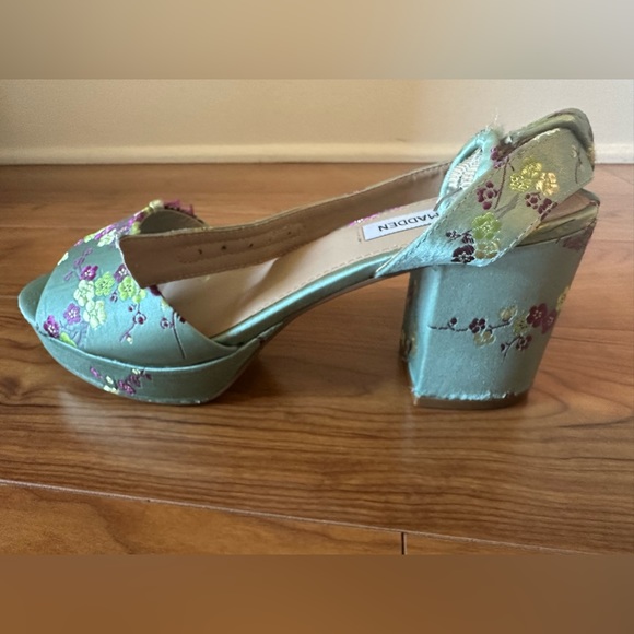 Steve Madden - Flowery platform heels - Picture 7 of 11
